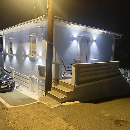Mpampis House *